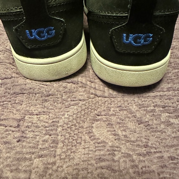 UGG Black Sneakers with Woven Design - Picture 6 of 9